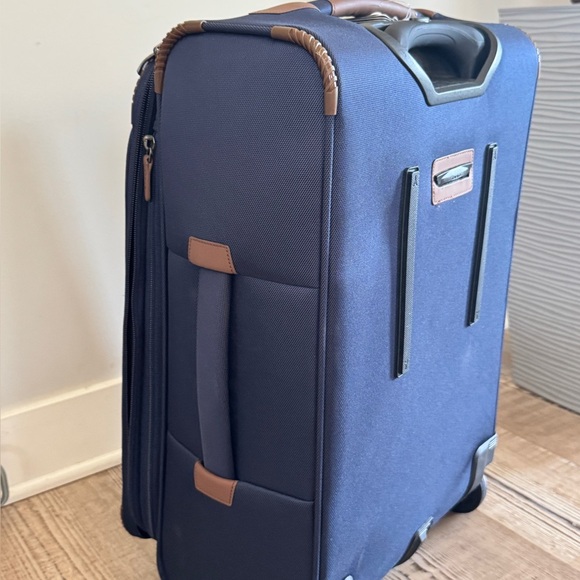 Travelpro Crew Classic Carry-On Expandable bag travel bag - Picture 4 of 10